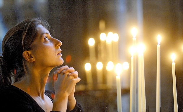 woman church 2553390b